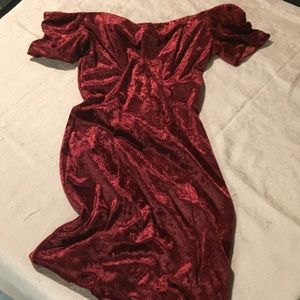 🌟HP🌟👗 Slinky off-shoulder velour party dress